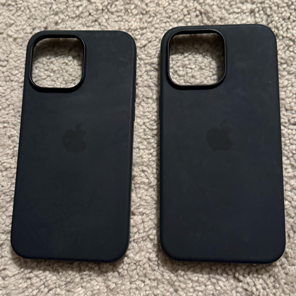 Apple iPhone 15 Pro Max Black Silicone Phone Case